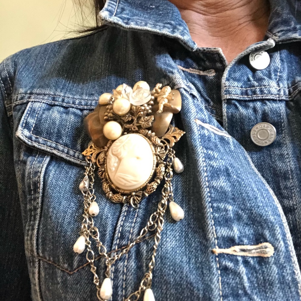 Stunning Vintage Handmade Collage Cameo jewelry brooch